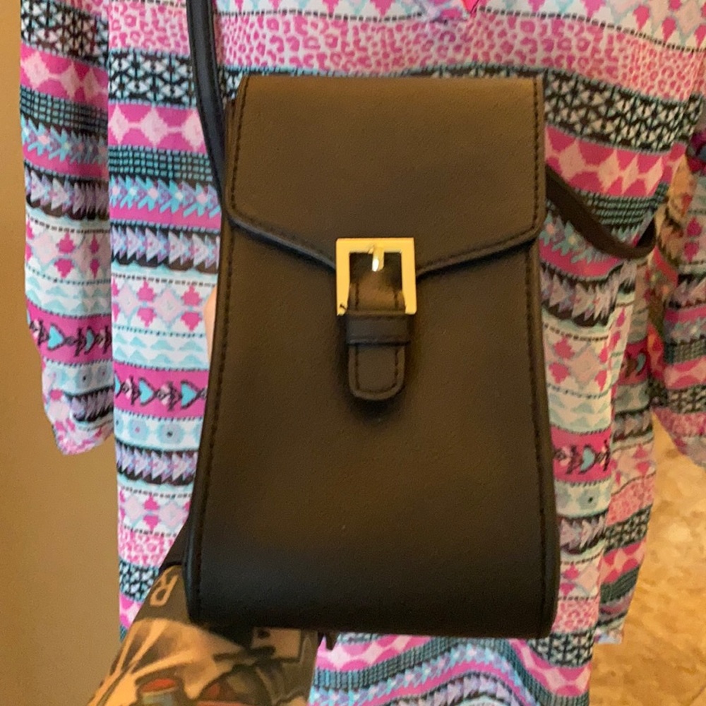 Black crossbody purse